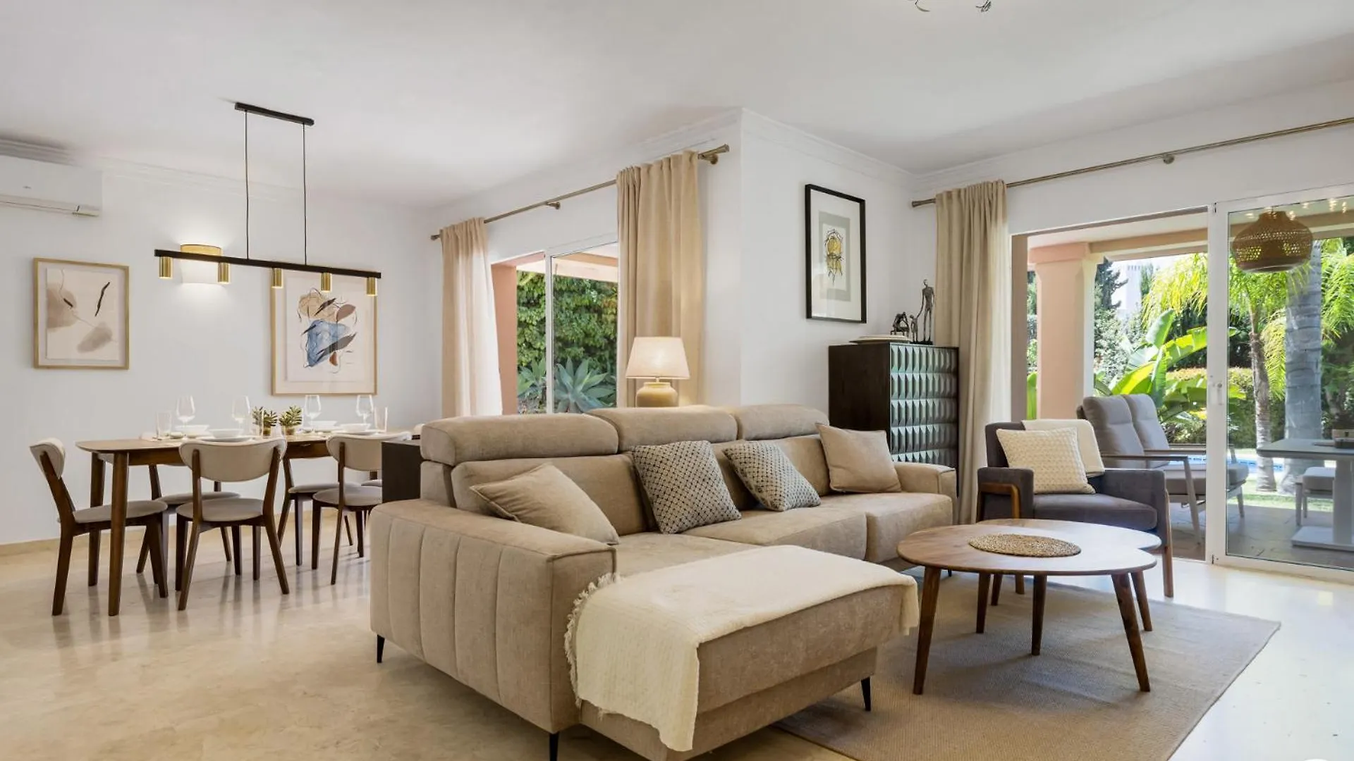 Vivi Homes -Villa Alpetona Private Pool, Garden & Beach Sitio de Calahonda 0*,  Espanha
