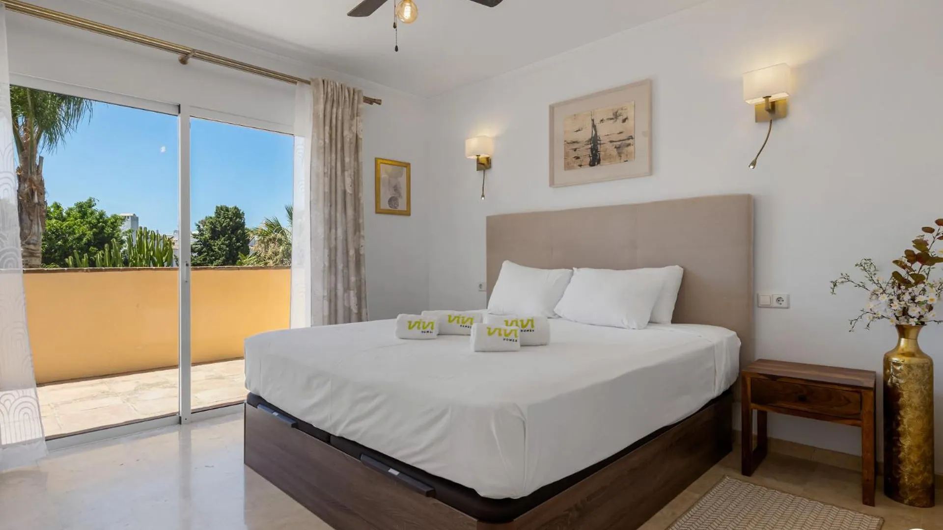 Vivi Homes -Villa Alpetona Private Pool, Garden & Beach Sitio de Calahonda