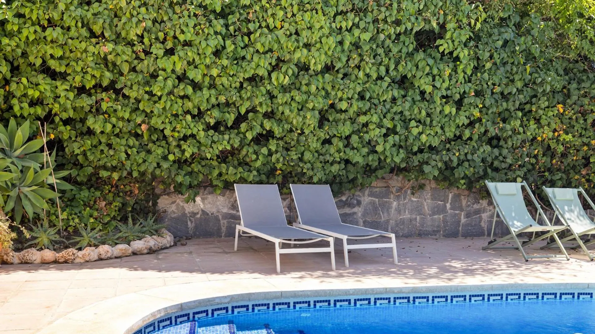 Villa Vivi Homes -Villa Alpetona Private Pool, Garden & Beach Sitio de Calahonda Espanha