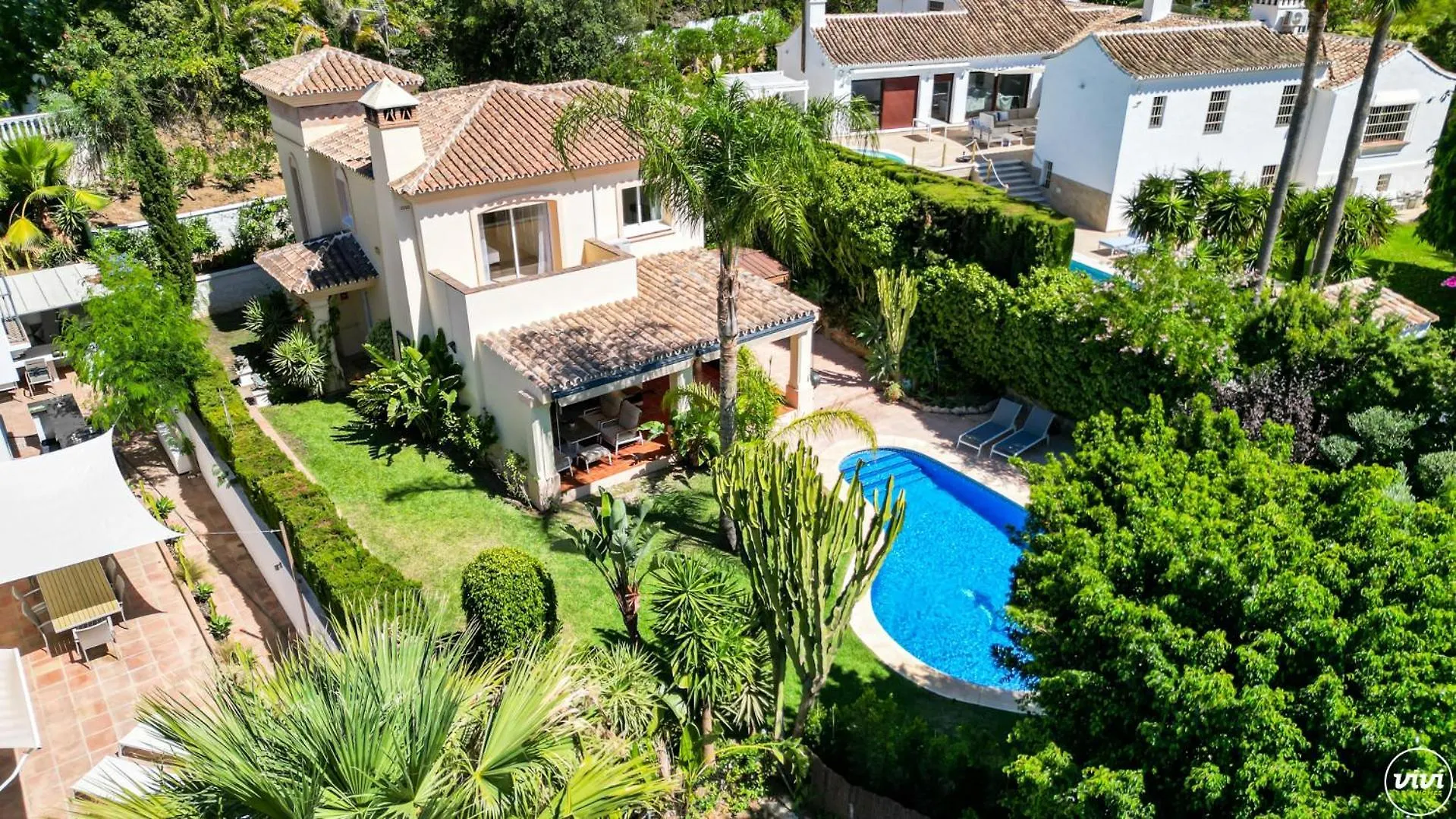 Villa Vivi Homes -Villa Alpetona Private Pool, Garden & Beach Sitio de Calahonda