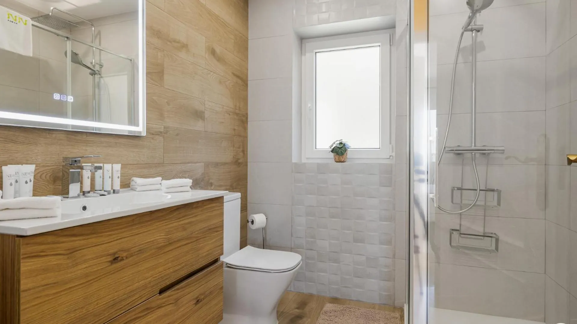 Villa Vivi Homes -Villa Alpetona Private Pool, Garden & Beach Sitio de Calahonda